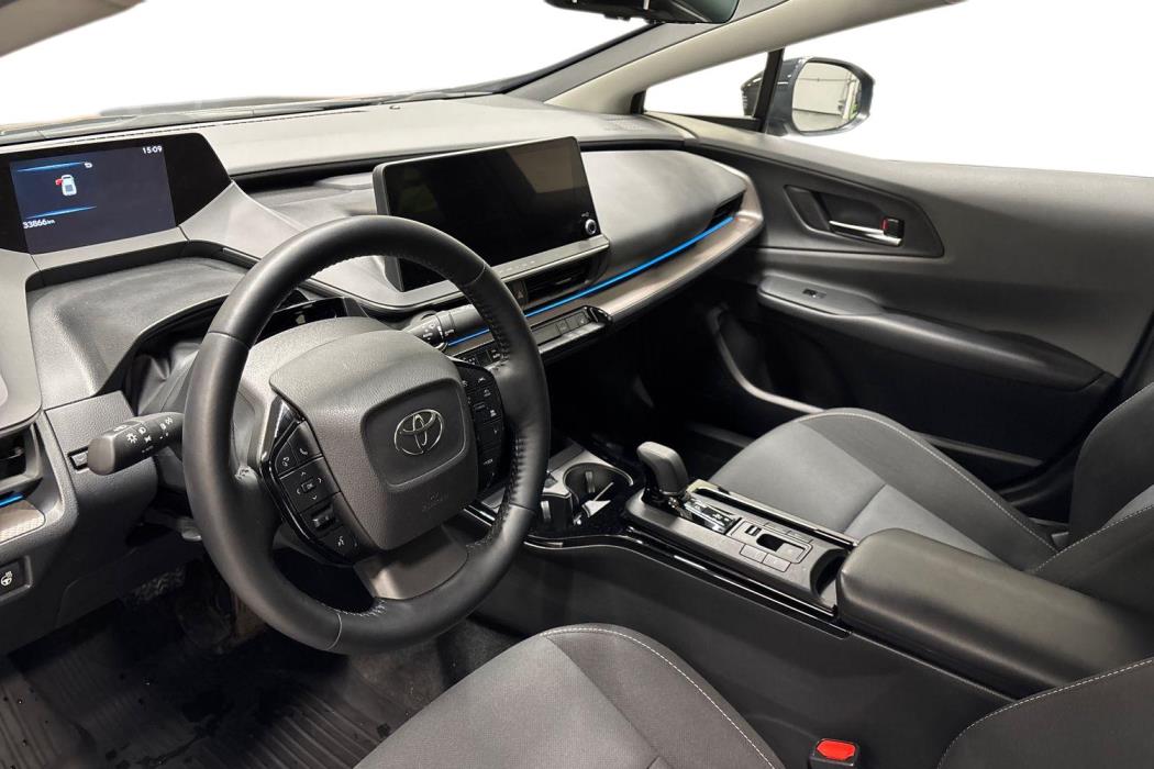 Toyota Prius Plug-in 2024