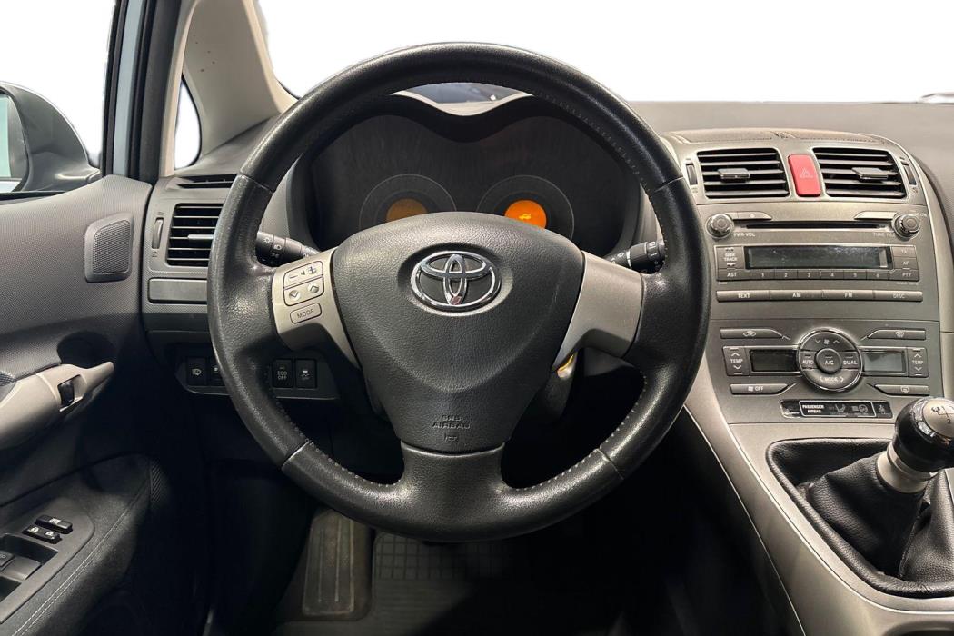 Toyota Auris 2010