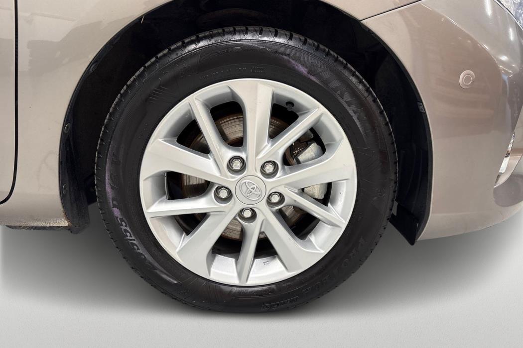 TOYOTA AURIS 2013
