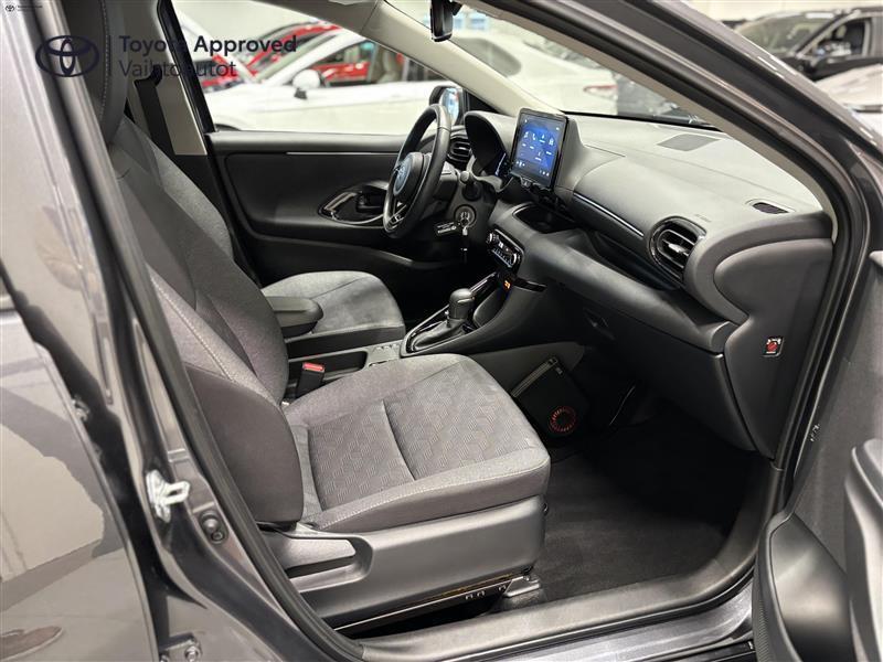 TOYOTA YARIS 2024