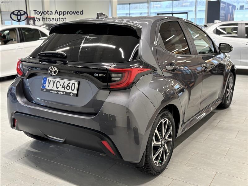 TOYOTA YARIS 2024