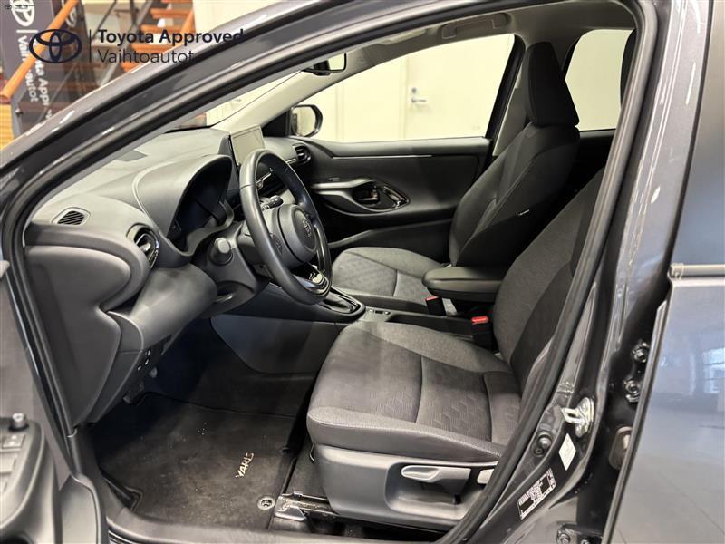 TOYOTA YARIS 2024