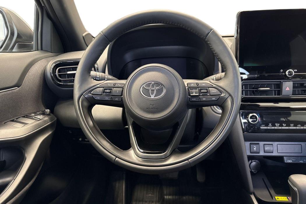 TOYOTA Yaris Cross 2025