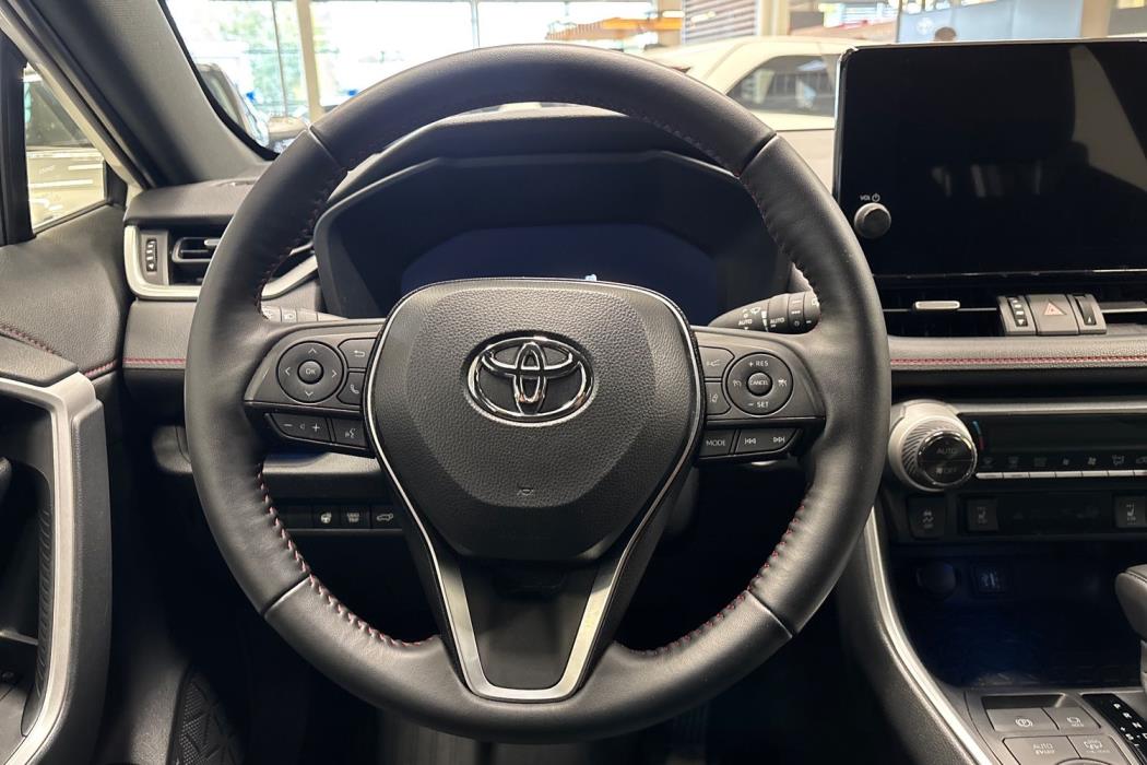 Toyota RAV4 Plug-in 2025