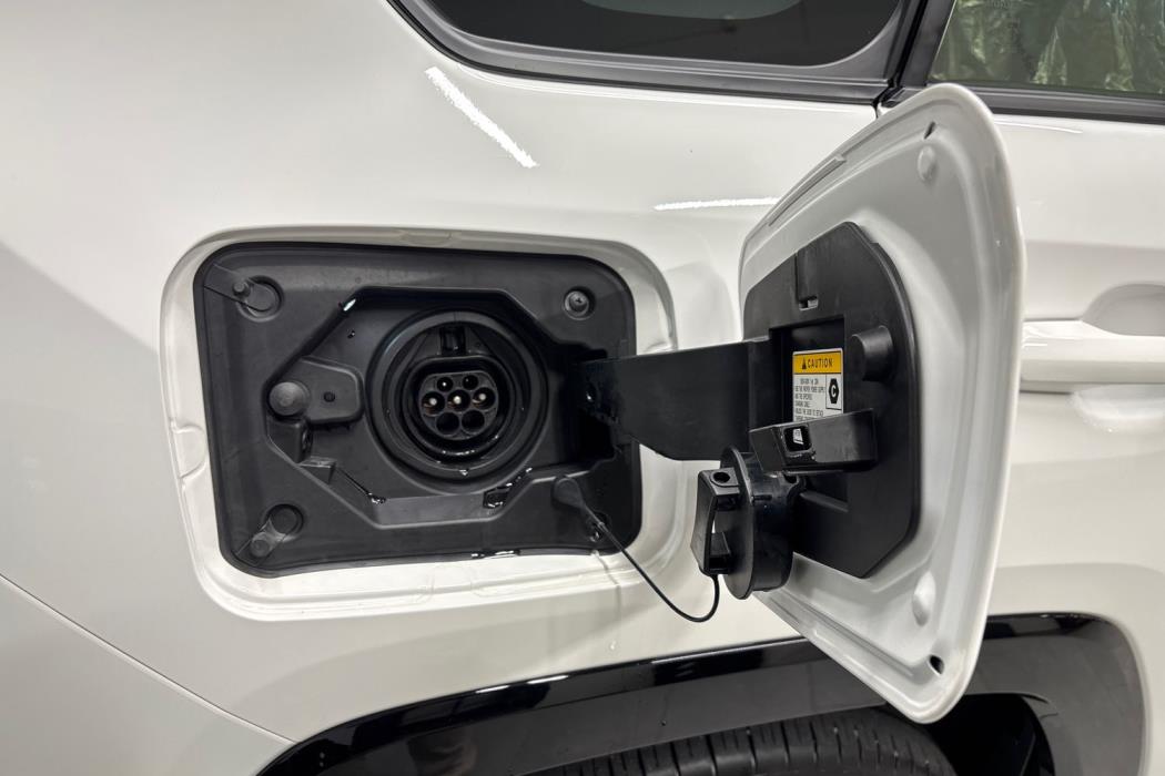 Toyota RAV4 Plug-in 2025