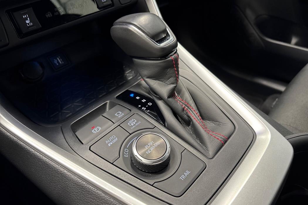 Toyota RAV4 Plug-in 2025