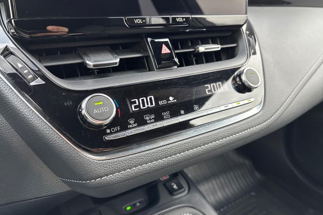 TOYOTA Corolla 2025