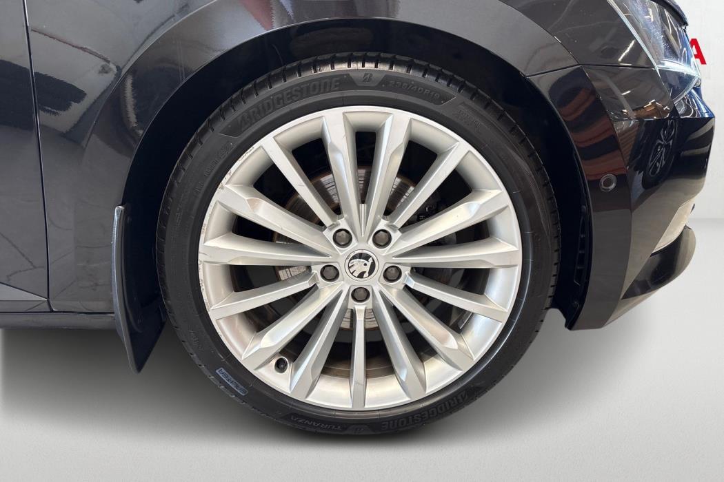 SKODA Superb 2016