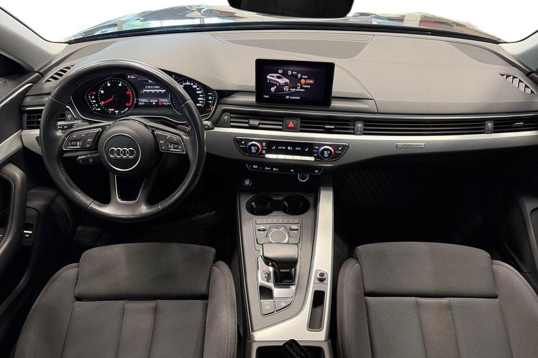 AUDI A4 2017