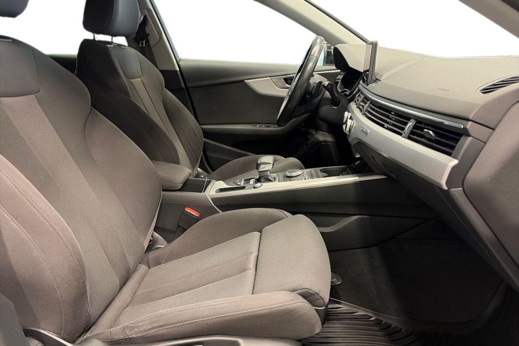 AUDI A4 2017