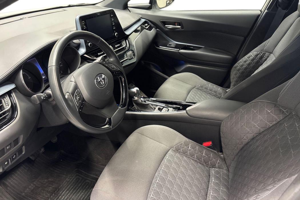 TOYOTA C-HR 2021