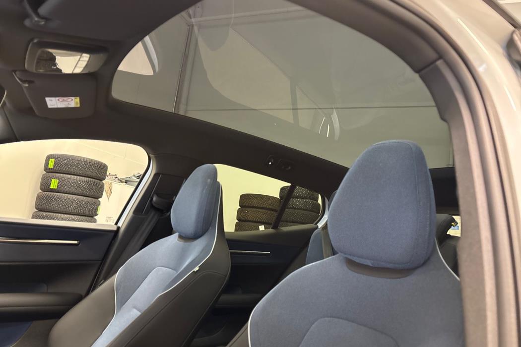 Volvo EX30 2024