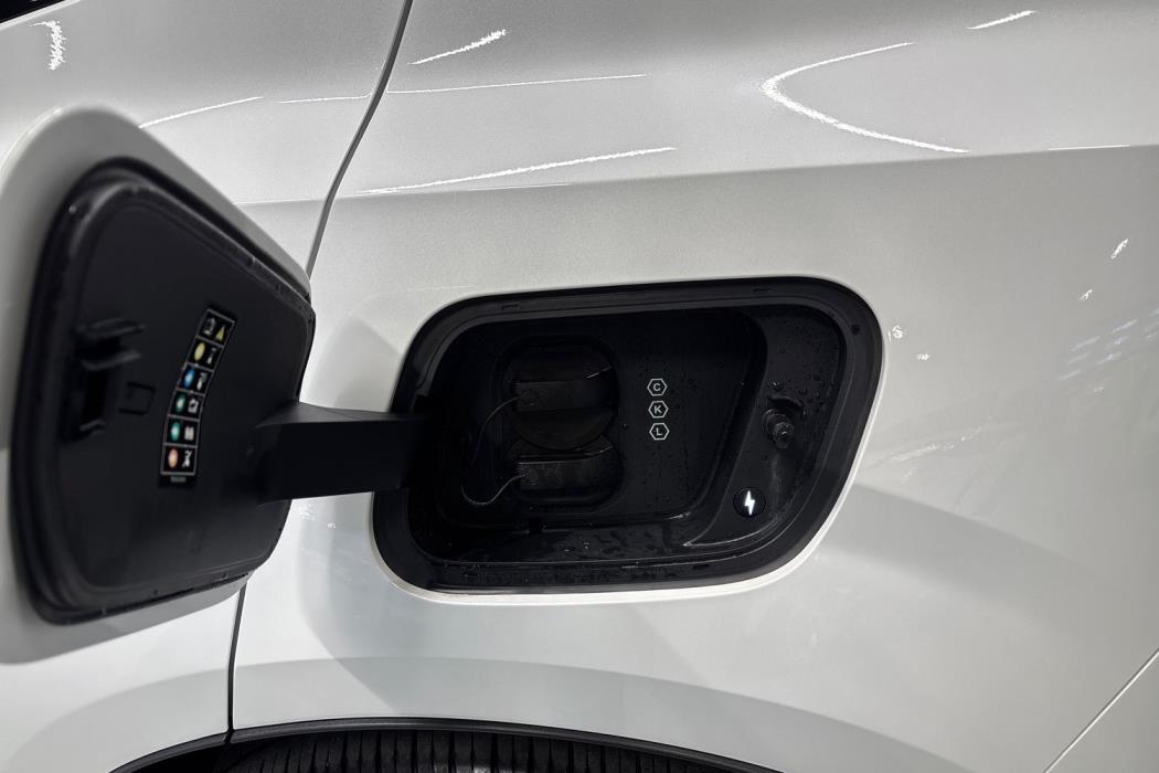 Volvo EX30 2024