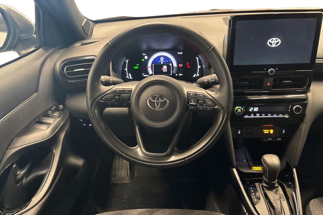 TOYOTA Yaris Cross 2025