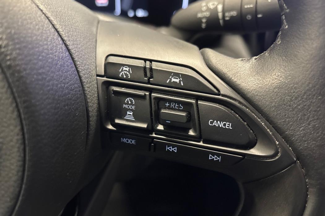 TOYOTA Yaris Cross 2025