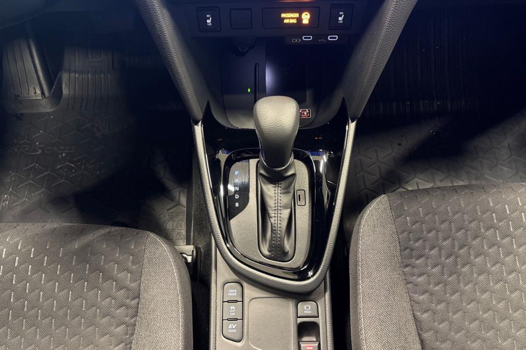 TOYOTA Yaris Cross 2025