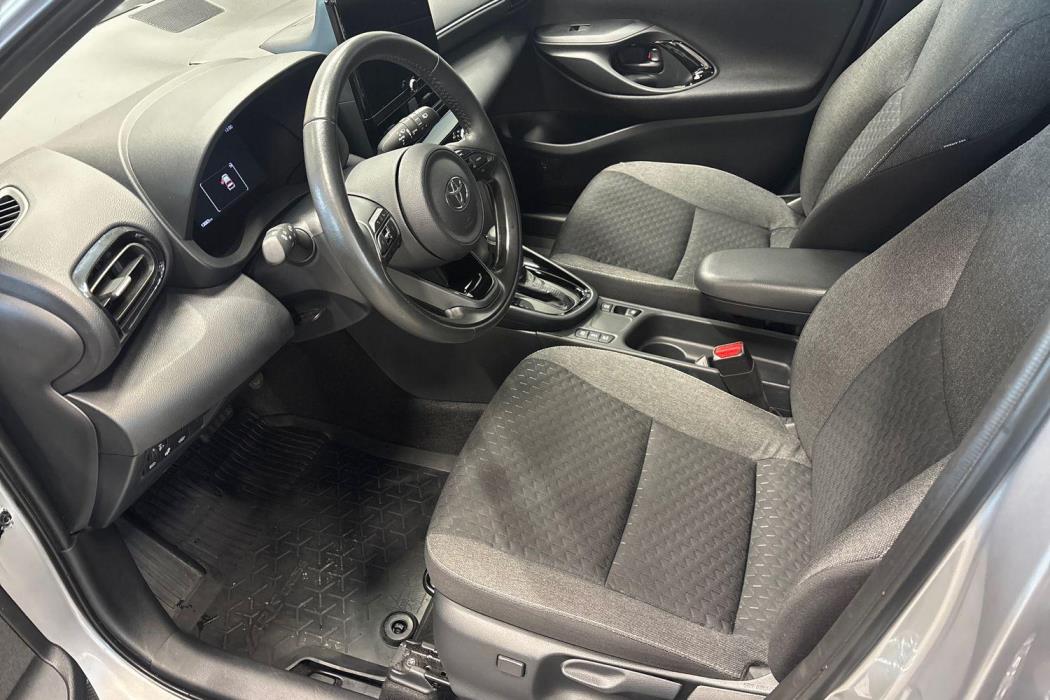 TOYOTA Yaris Cross 2025