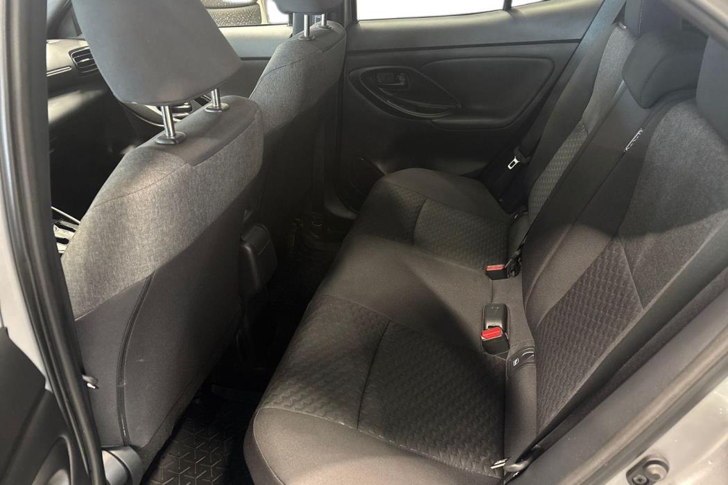 TOYOTA Yaris Cross 2025