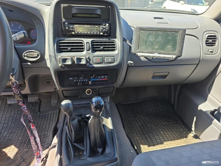 Nissan King Cab 2004