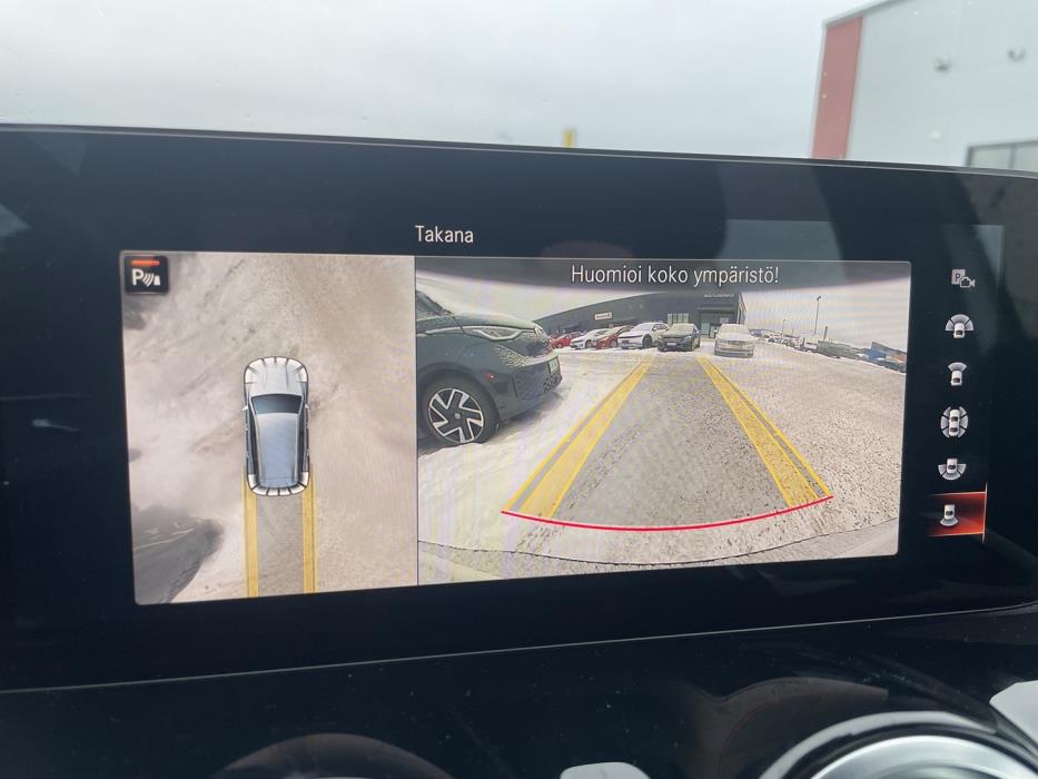 MERCEDES-BENZ EQB 2022