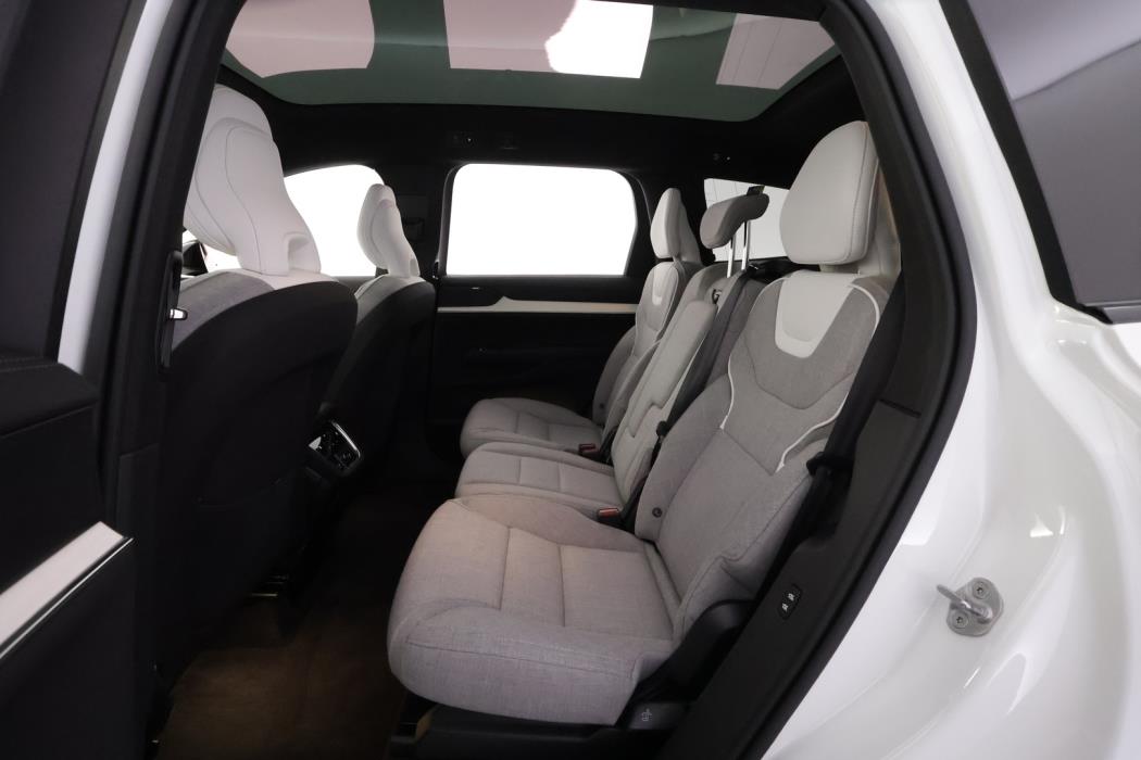 VOLVO EX90 2025