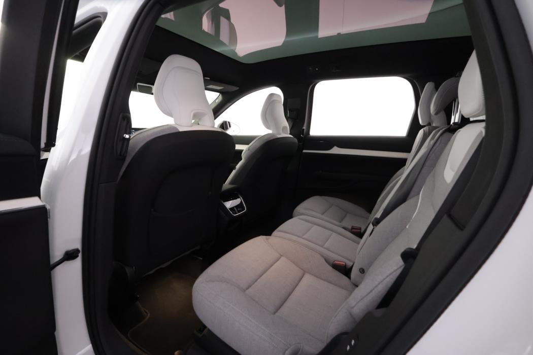 VOLVO EX90 2025