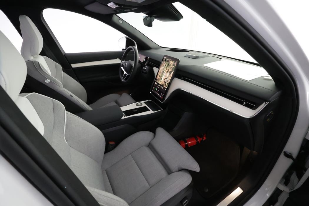 VOLVO EX90 2025