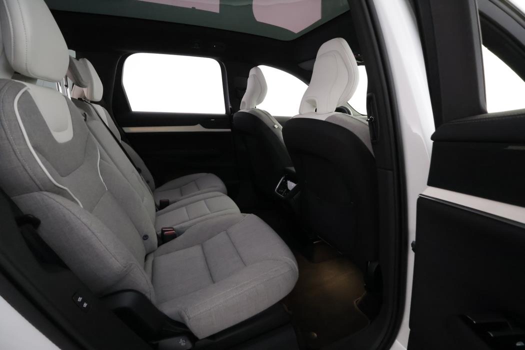 VOLVO EX90 2025