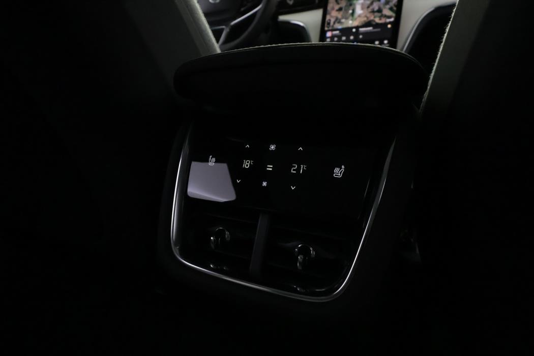 VOLVO EX90 2025