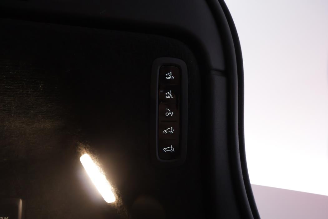 VOLVO EX90 2025