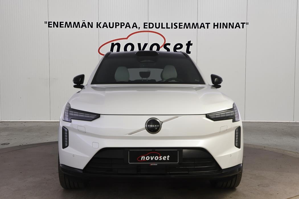 VOLVO EX90 2025
