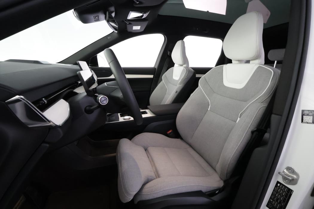 VOLVO EX90 2025