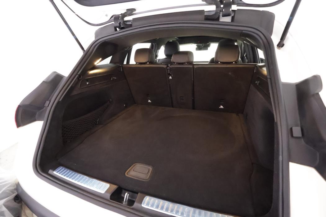 MERCEDES-BENZ EQC 2022