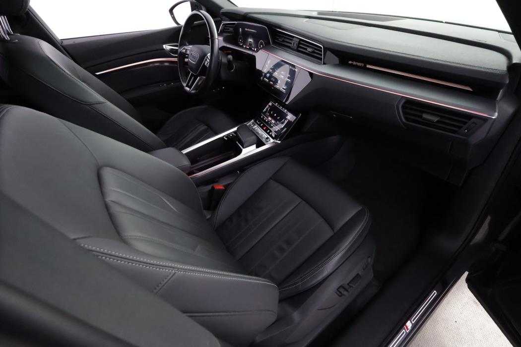 AUDI Q8 E-TRON 2024