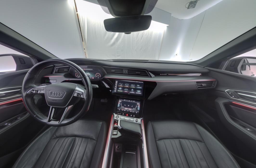 AUDI Q8 E-TRON 2024