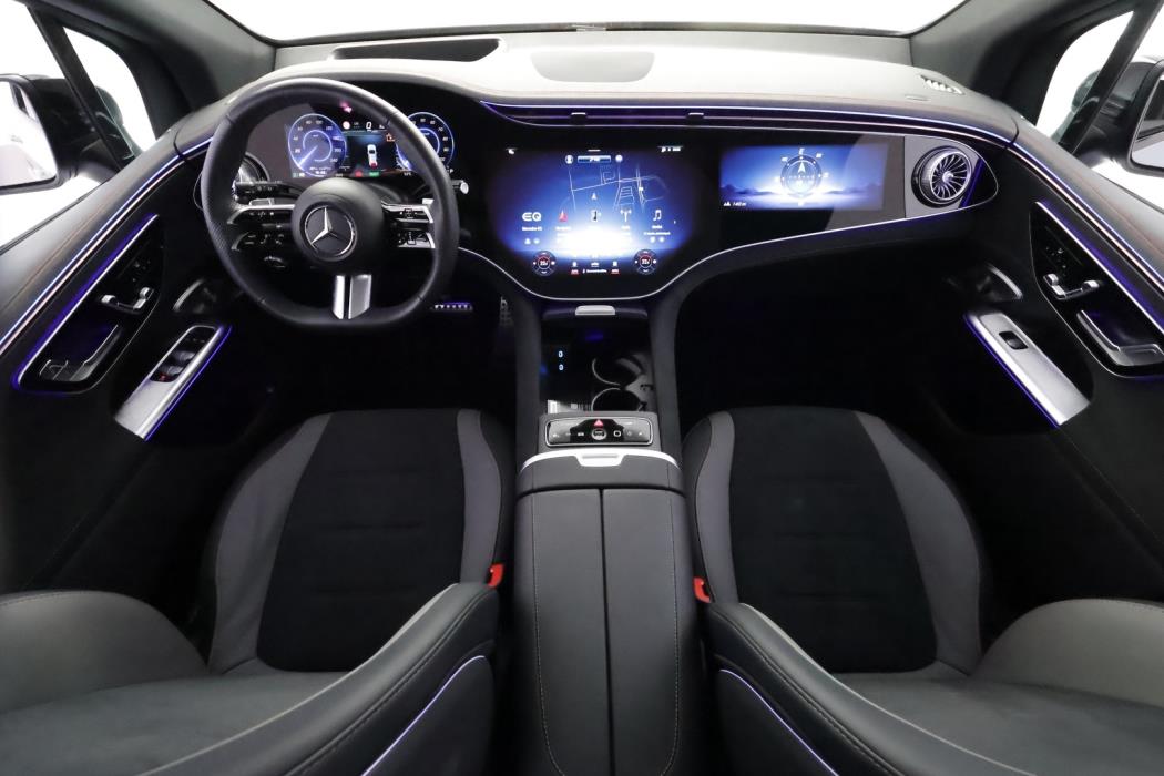 MERCEDES-BENZ EQE SUV 2025