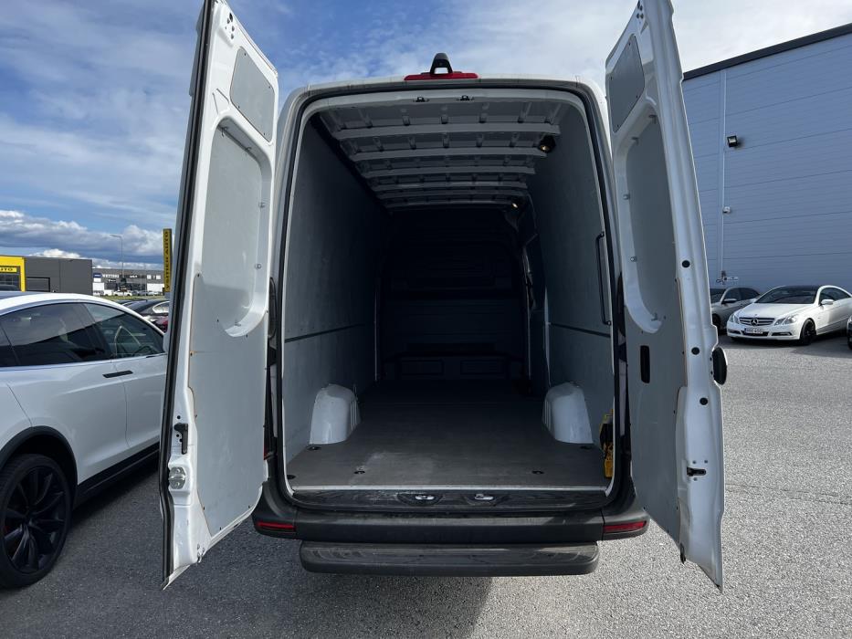 MERCEDES-BENZ SPRINTER 2025