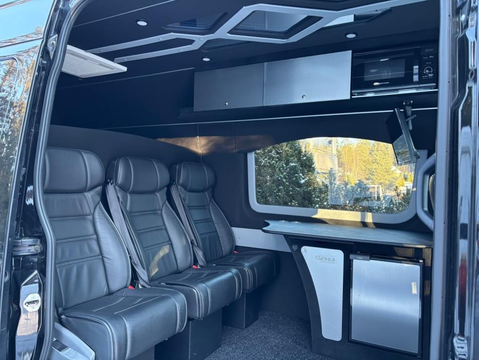 MERCEDES-BENZ Sprinter 2023