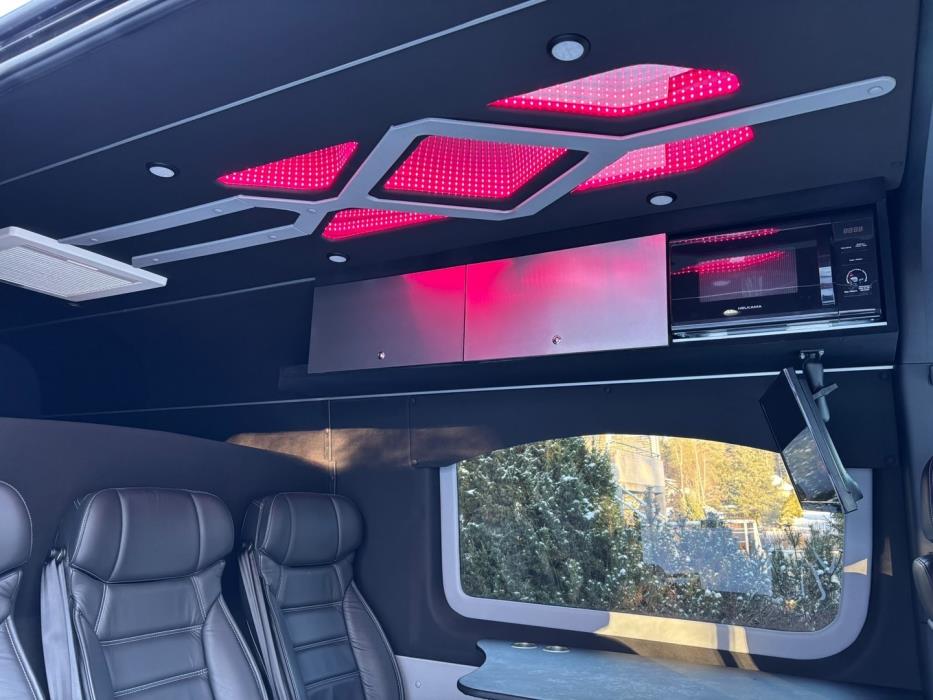 MERCEDES-BENZ Sprinter 2023