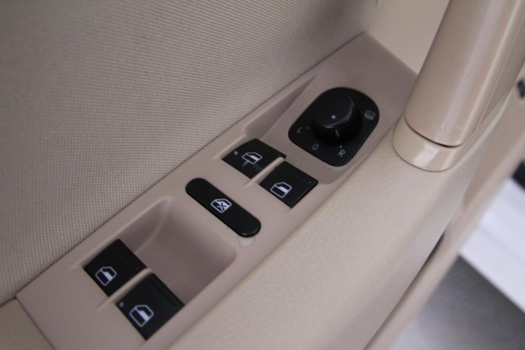 VOLKSWAGEN Passat 2012