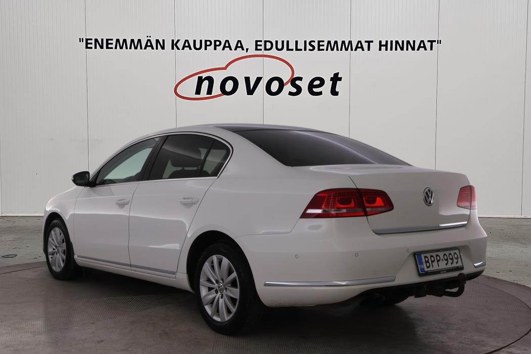 VOLKSWAGEN Passat 2012
