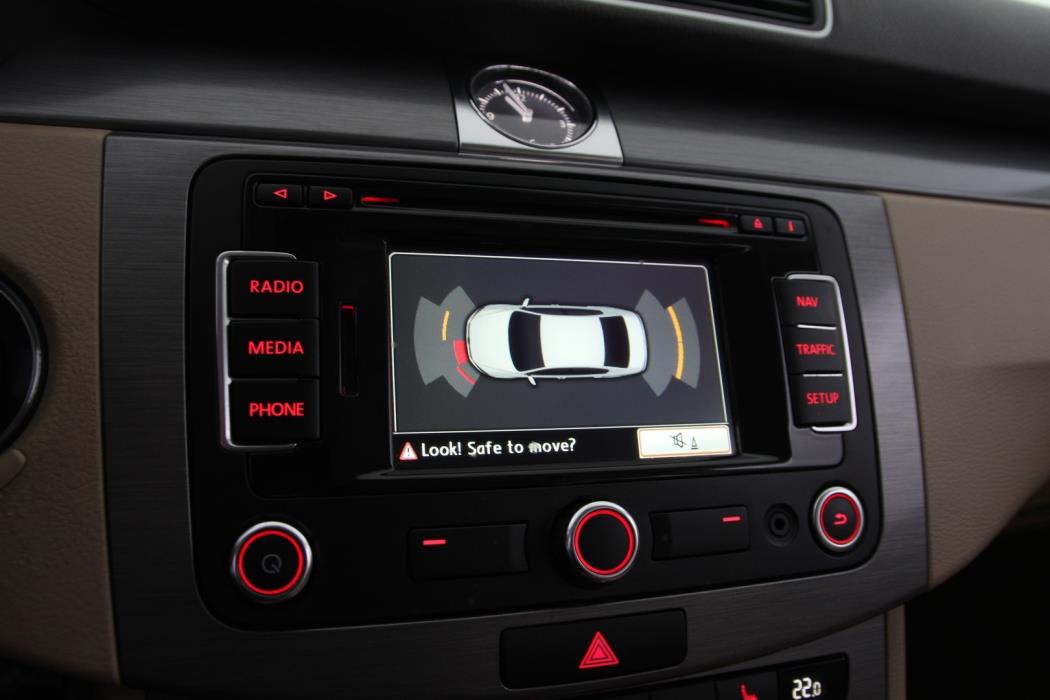 VOLKSWAGEN Passat 2012