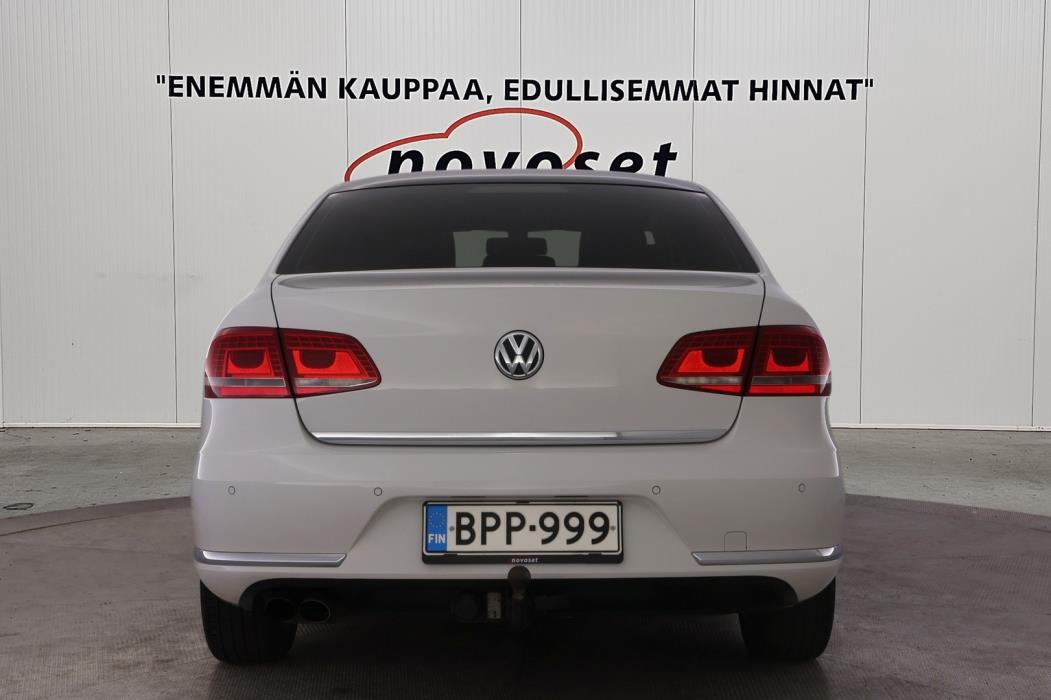 VOLKSWAGEN Passat 2012