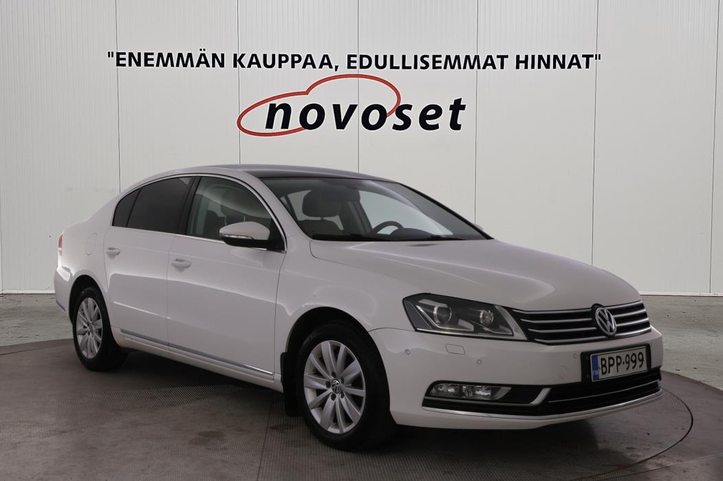 VOLKSWAGEN Passat 2012