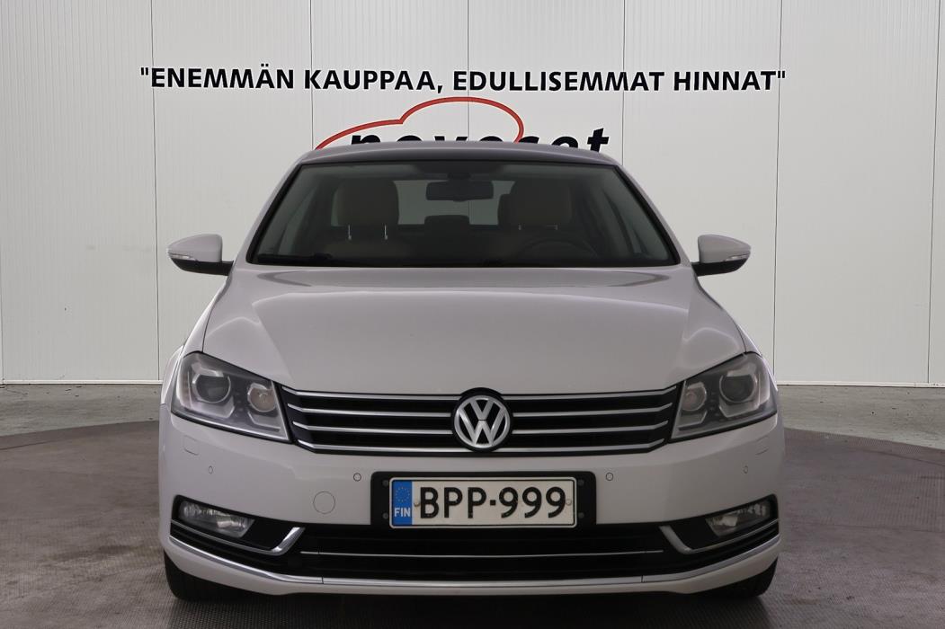 VOLKSWAGEN Passat 2012