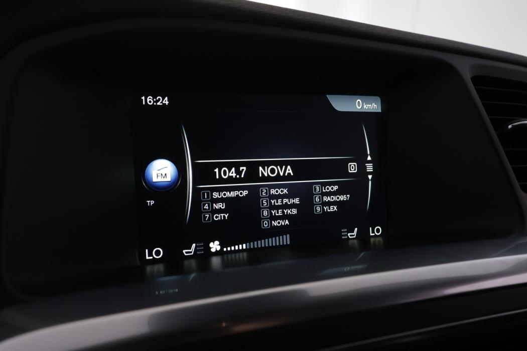 VOLVO V60 2015
