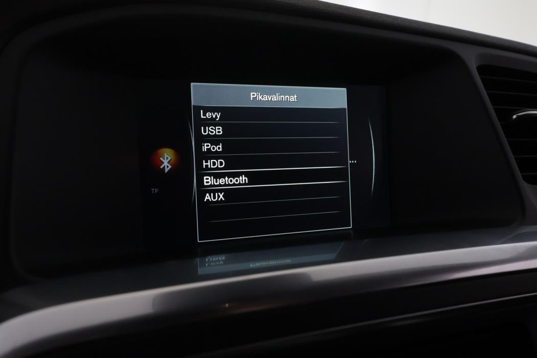 VOLVO V60 2015