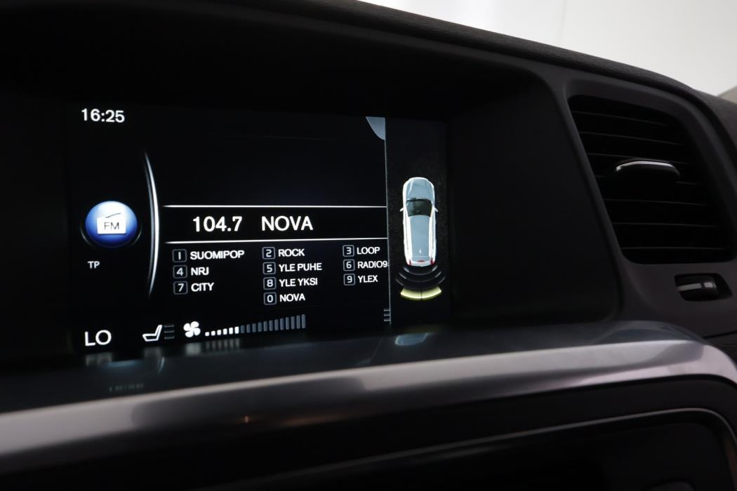 VOLVO V60 2015