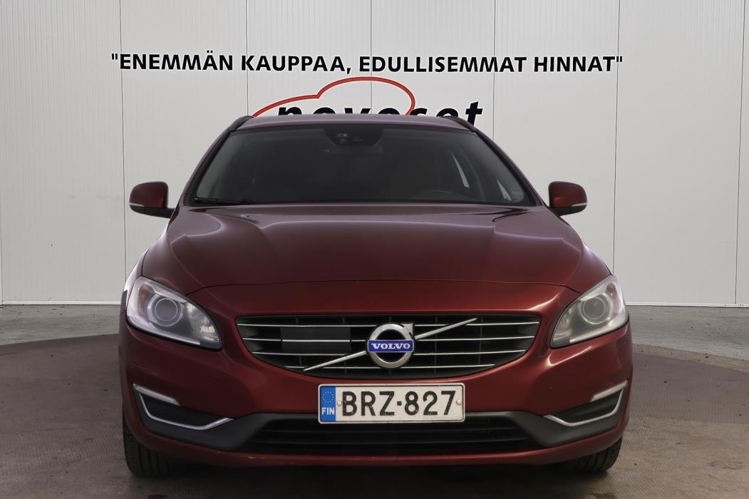 VOLVO V60 2015