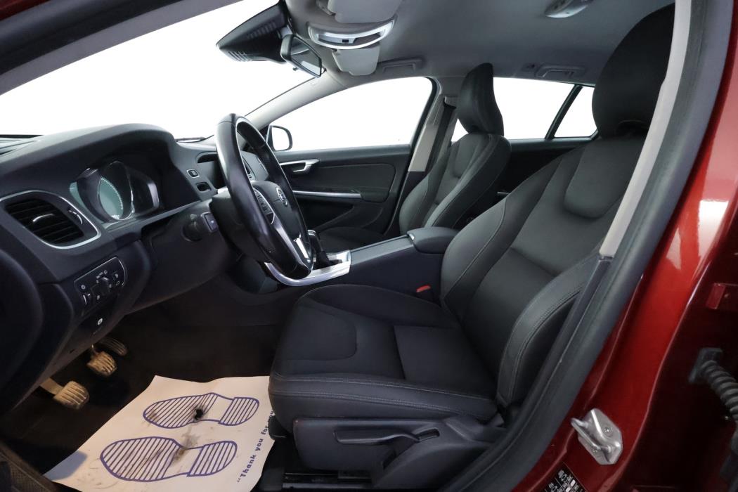 VOLVO V60 2015
